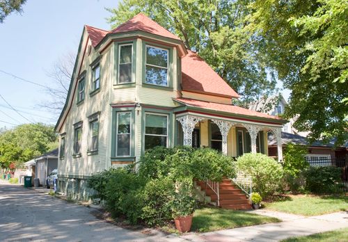 812 Augusta St, Oak Park, IL, 60302-1652 | Card Image