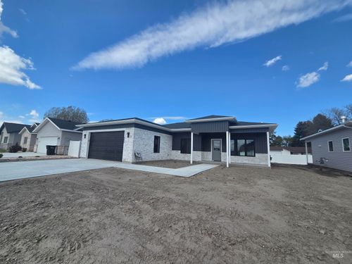 550 Oxford St, Burley, ID, 83318-3027 | Card Image