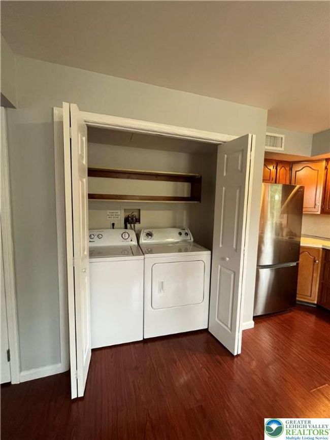 4053 Vaughn St, Condo with 2 bedrooms, 2 bathrooms and null parking in Palmer Twp PA | Image 8