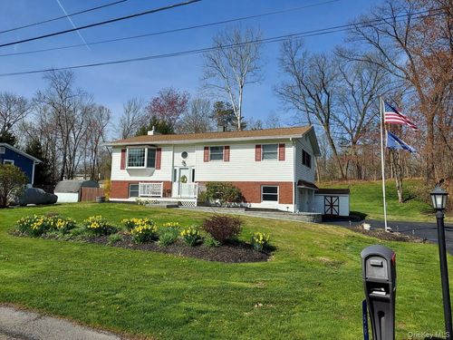 56 Robert Ln, Wappingers Falls, NY, 12590-3218 | Card Image
