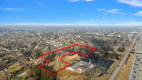 30330 Schoolcraft Road, Livonia, MI, 48150 | Card Image