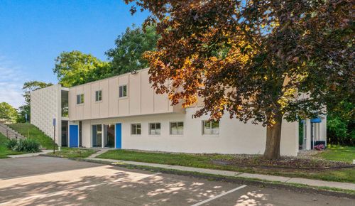 2-2532 Spring Arbor Road, Jackson, MI, 49203 | Card Image