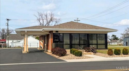 1833 3rd St, Madison, IL, 62060-1511 | Card Image