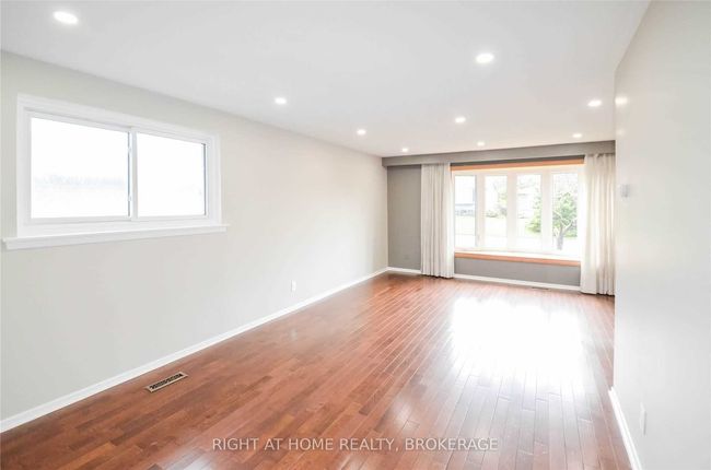 29 Clark Rd, House other with 3 bedrooms, 2 bathrooms and 3 parking in Ajax ON | Image 9
