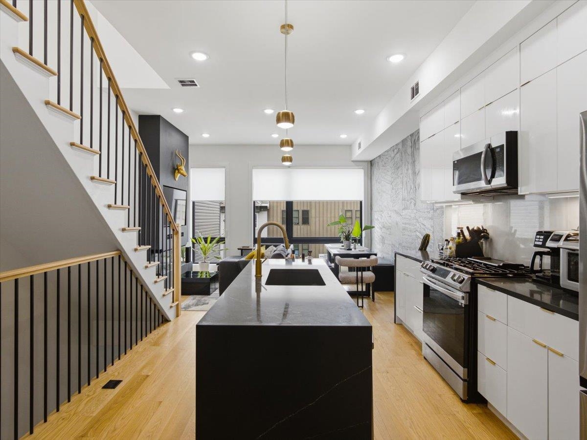 Residential in JC, Bergen-Lafayett 4