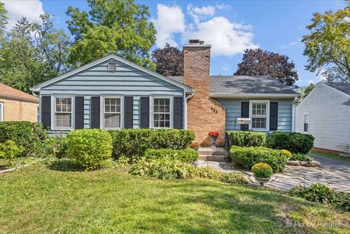 733 Prairie Ave, Barrington, IL, 60010-4540 | Card Image