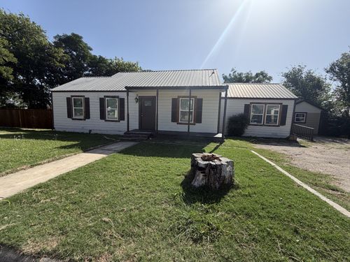 103 S Walnut St, Lampasas, TX, 76550-2738 | Card Image