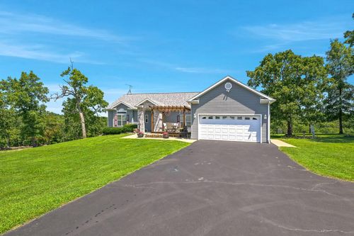 710 Lake Ranch Rd, Kissee Mills, MO, 65680-8444 | Card Image