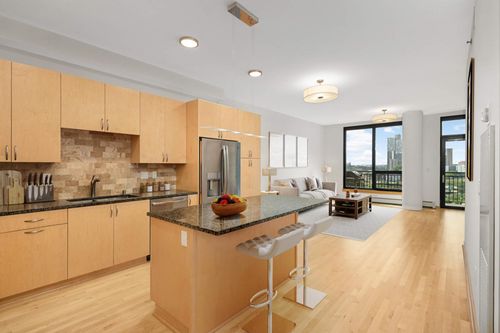 unit-723-1240 S 2nd St, Minneapolis, MN, 55415-2624 | Card Image