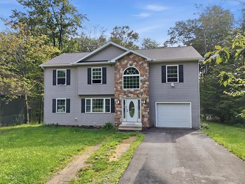 123 Chelsea Cir, Tobyhanna, PA, 18466-8203 | Card Image