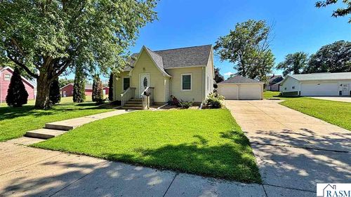 611 W Lincoln St, Springfield, MN, 56087-1013 | Card Image