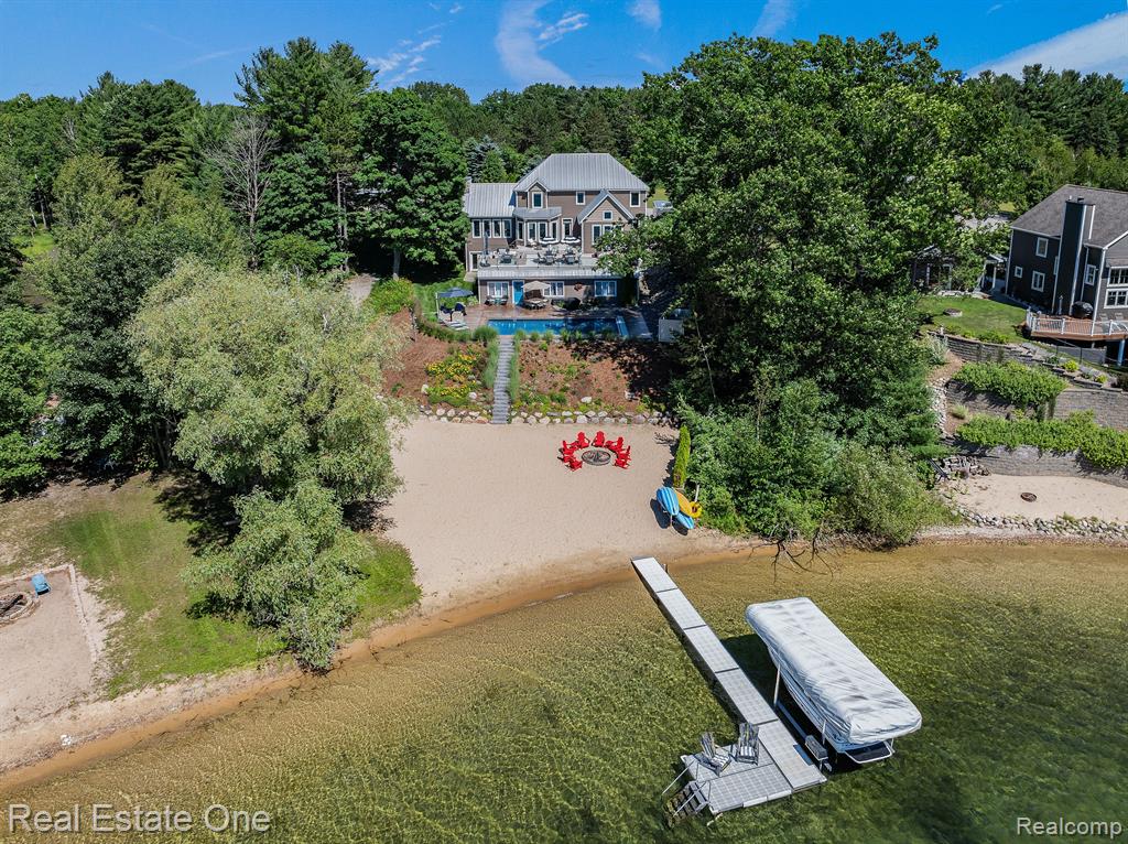 Crescent Ave, Traverse City, MI 49685 #1