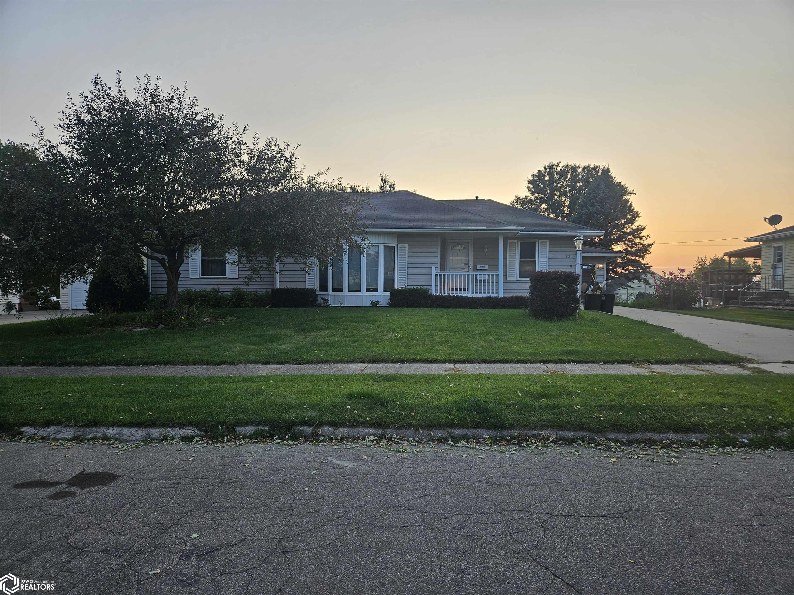 9th Ave, Marshalltown, IA 50158