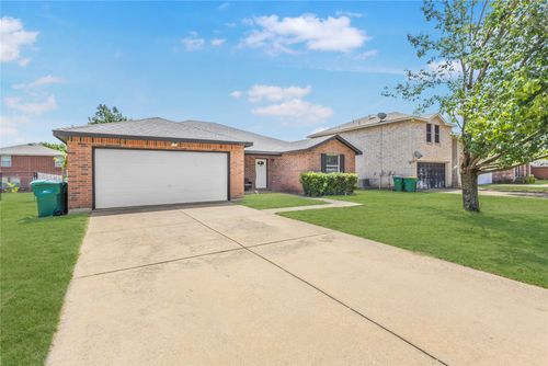925 Brooks Dr, Cedar Hill, TX, 75104-7335 | Card Image