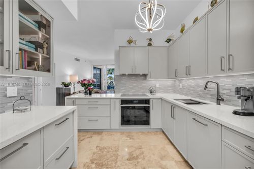 apt-407-400 Alton Rd, Miami Beach, FL, 33139-6720 | Card Image