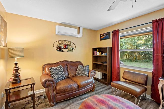 Sitting area | Image 15