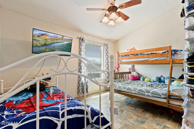 Spacious Bedroom 2 | Image 28
