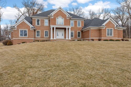 5012 Autumn Dr, Cedar Rapids, IA, 52411-7873 | Card Image