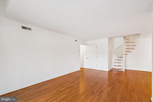 300i-300 Hilltop Ln, ANNAPOLIS, MD, 21403-1500 | Card Image