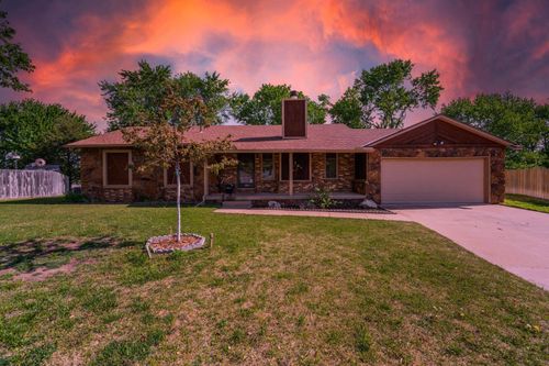 214 N Vantage View, Wichita, KS, 67212 | Card Image