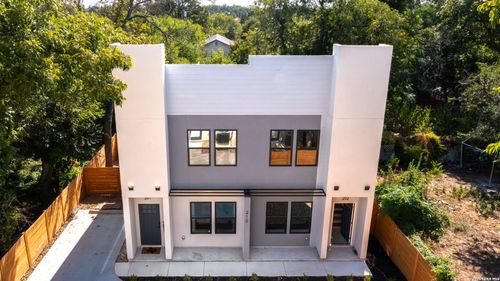 210 Piedmont Ave, San Antonio, TX, 78203-2204 | Card Image