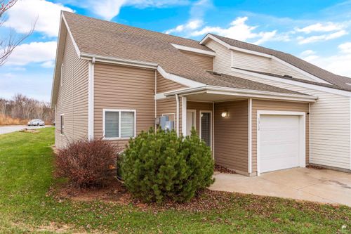 1312 Newfoundland Dr, Manhattan, KS, 66503-8770 | Card Image