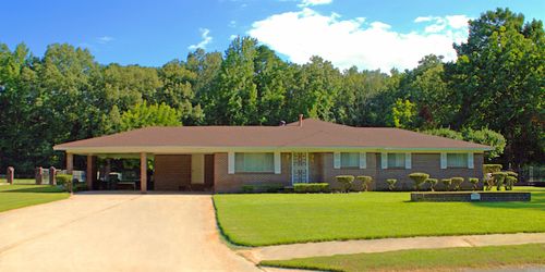 1212 E 34th Ave, Pine Bluff, AR, 71601-7356 | Card Image