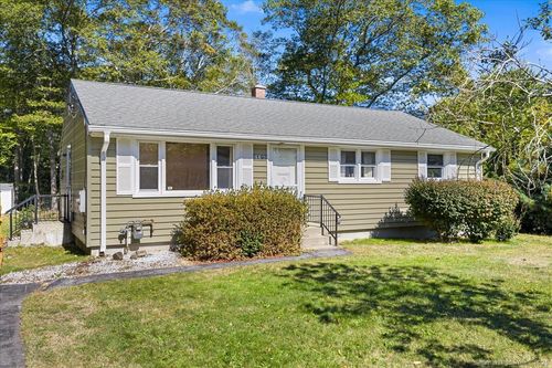 19 New Hampshire Ln, Oakdale, CT, 06370-1412 | Card Image