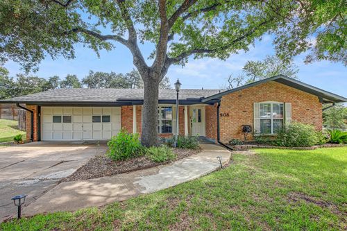 908 Hollybluff St, Austin, TX, 78753-3928 | Card Image