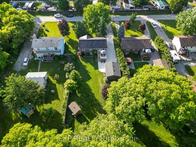 8033 Willsie Line, House other with 4 bedrooms, 2 bathrooms and 4 parking in Thedford ON | Image 6