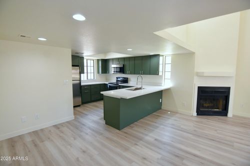 240-2020 W Union Hills Dr, Phoenix, AZ, 85027-5801 | Card Image