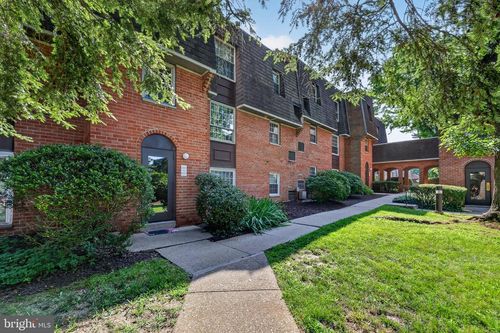 618f2-4000 Gypsy Ln, PHILADELPHIA, PA, 19129-5460 | Card Image