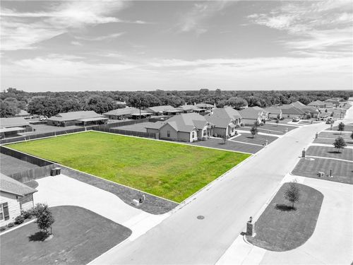 220 Fox Run Ln, Robinson, TX, 76706-6127 | Card Image