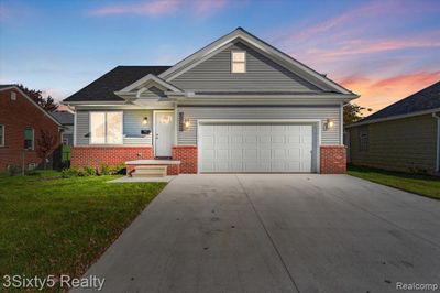 1759 2 Nd Street, Home with 3 bedrooms, 2 bathrooms and null parking in Wyandotte MI | Image 1