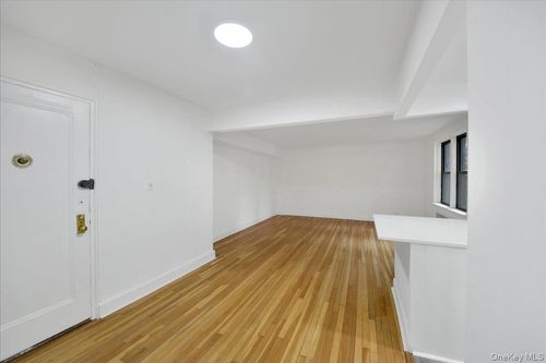 3i-3840 Greystone Ave, Bronx, NY, 10463-1907 | Card Image