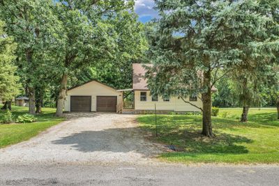 102 Dakota Drive, House other with 3 bedrooms, 2 bathrooms and 2 parking in Loda IL | Image 2