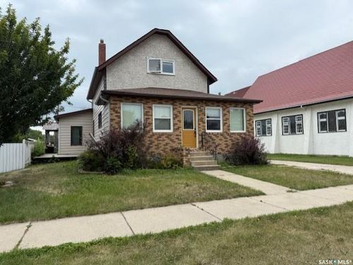 620 Main St, Melville, SK, S0A2P0 | Card Image