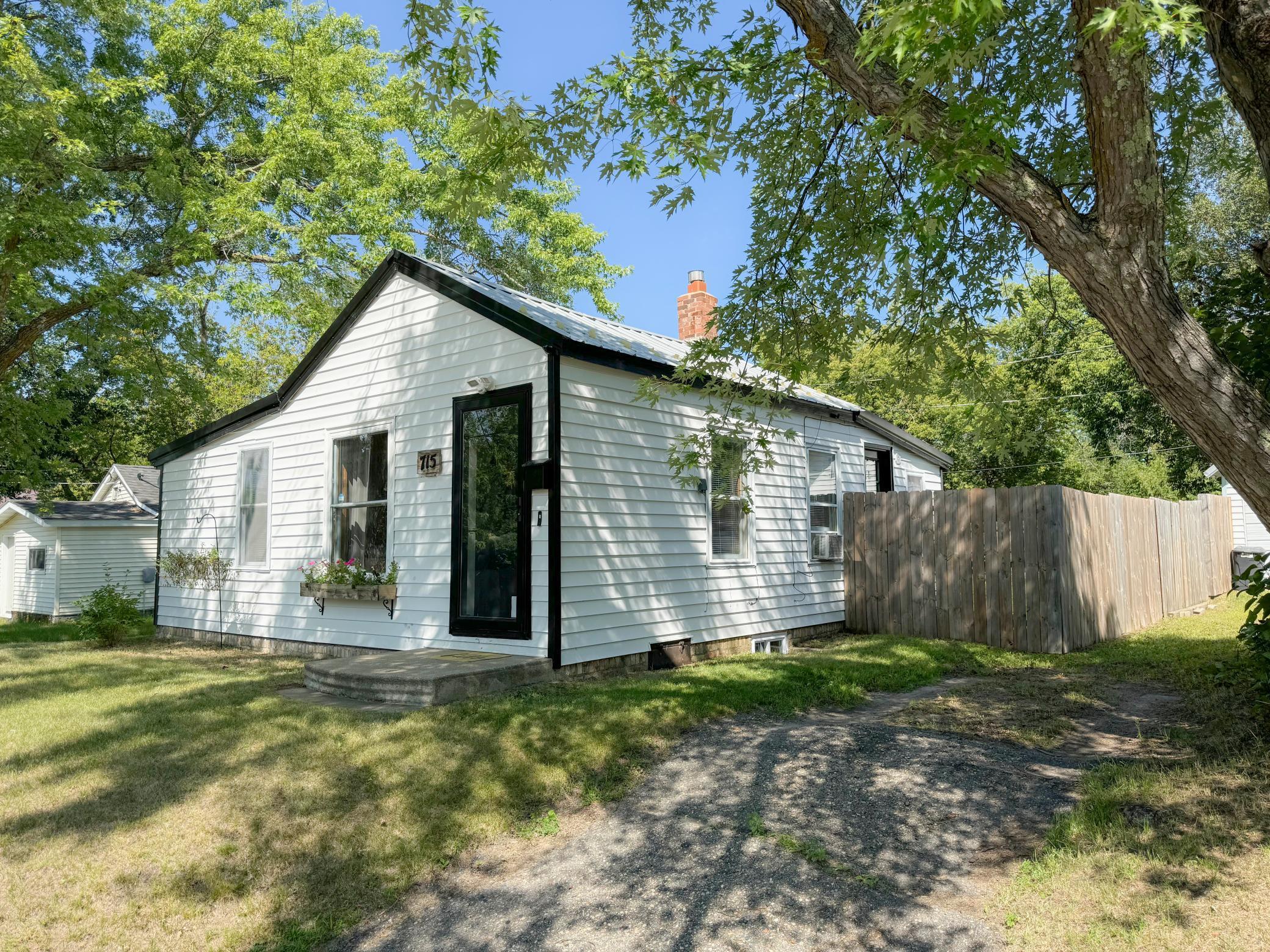 10th St, Bemidji, MN 56601