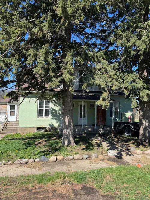 402 Weaver St, Linn Grove, IA, 51033-1012 | Card Image