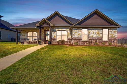 211 New Braunfels Ln, Hallsville, TX, 75650-9505 | Card Image