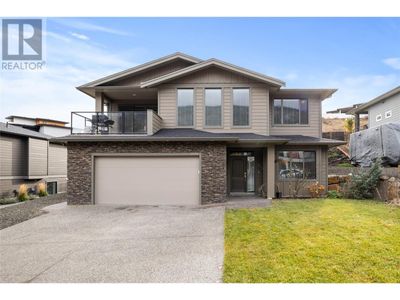 2779 Canyon Crest Dr, House other with 6 bedrooms, 3 bathrooms and 6 parking in West Kelowna BC | Image 2