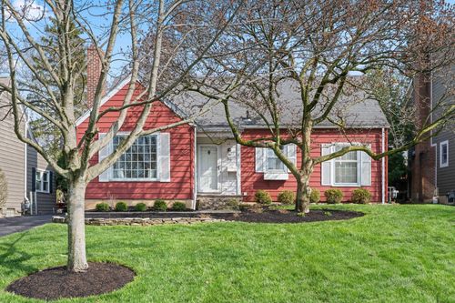 94 W Riverglen Dr, Worthington, OH, 43085-3845 | Card Image