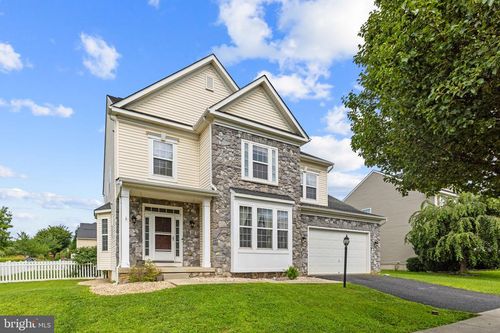 1207 Stallion St, RANSON, WV, 25438-5721 | Card Image