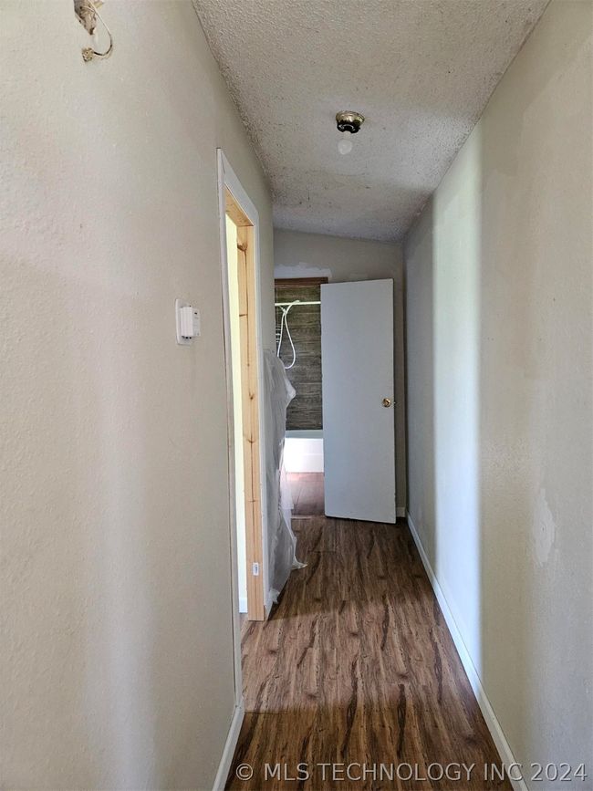 8953 N 490 Rd, House other with 3 bedrooms, 2 bathrooms and null parking in Tahlequah OK | Image 12