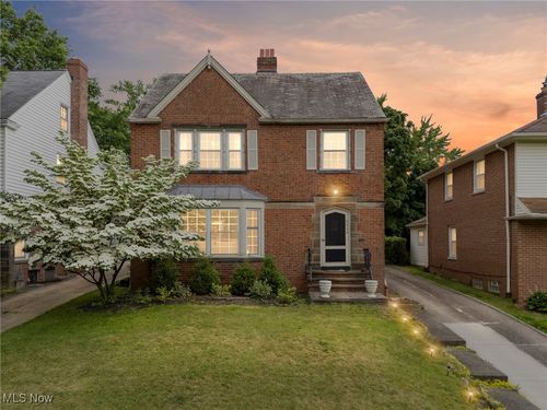 3846 Washington Blvd, University Heights, OH, 44118-3157 | Card Image
