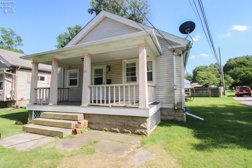 874 Cleveland Ave, Amherst, OH, 44001-1630 | Card Image