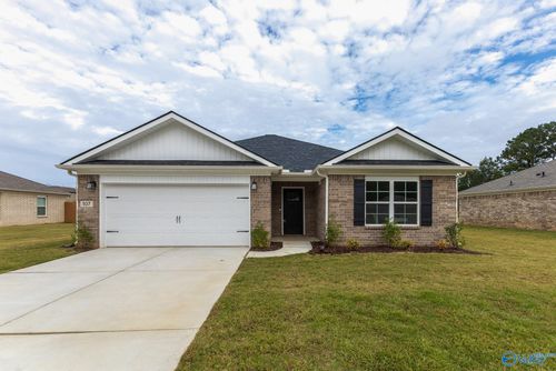 107 Gulf Hills Ave, Toney, AL, 35773-5506 | Card Image