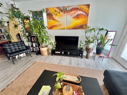 apt-15-330 74th St, Miami Beach, FL, 33141-2770 | Card Image