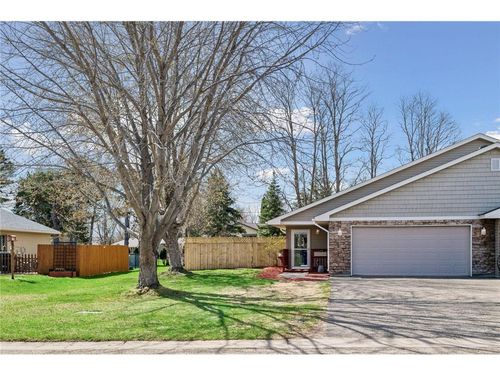 1135 Hidden Ln, New Richmond, WI, 54017-9401 | Card Image