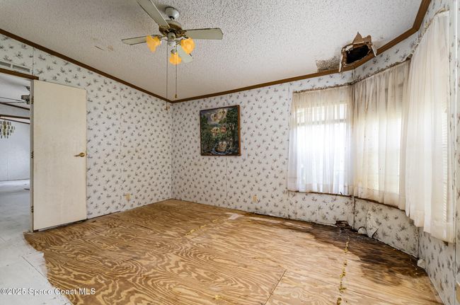 PRIMARY BEDROOM | Image 15